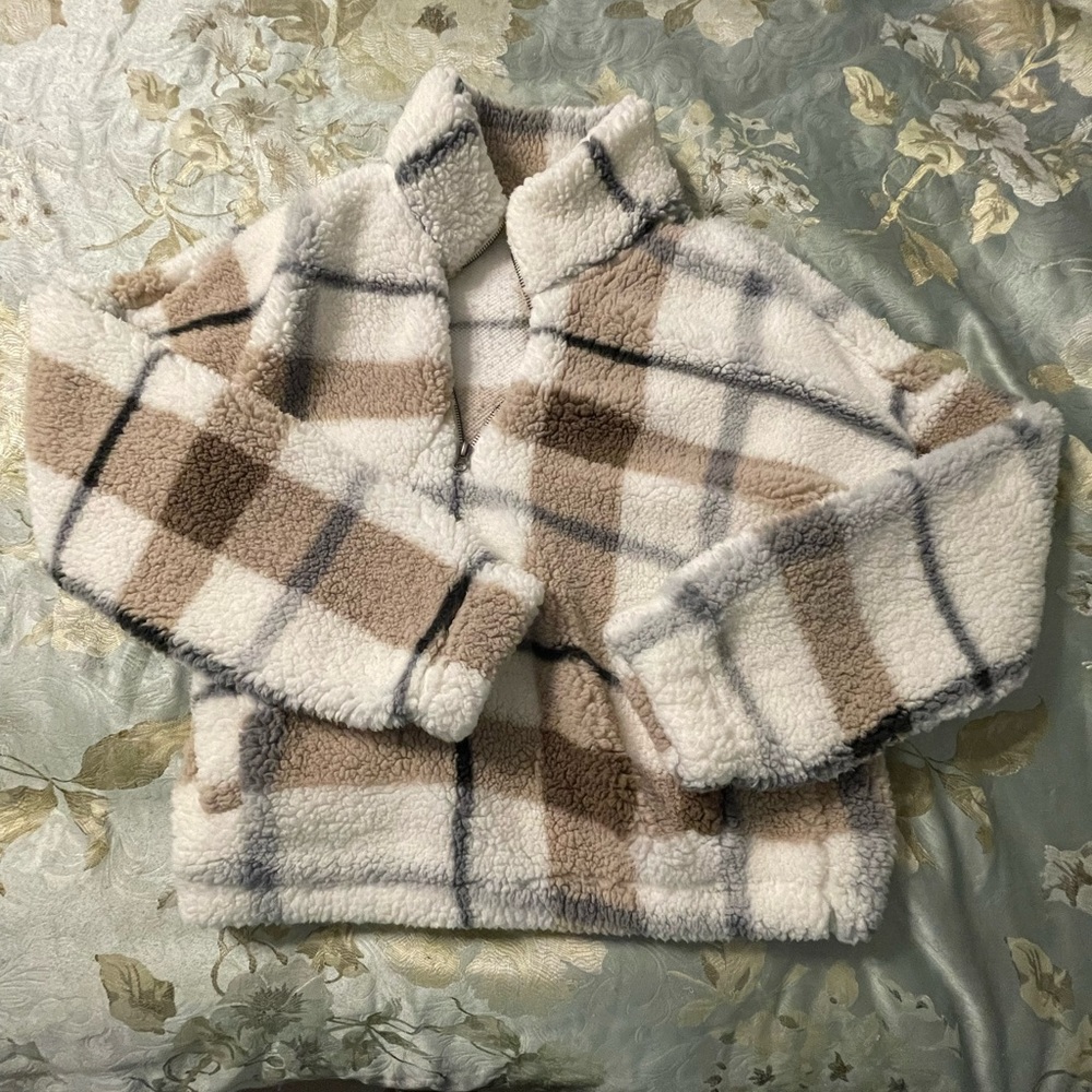 Reflex Fluffy Plush Pullover Size M
